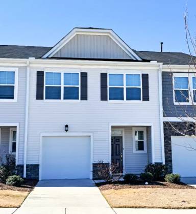 Main picture of 5030 Tura St