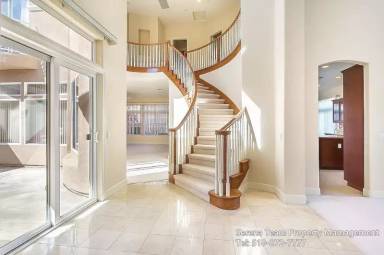 Main picture of 2166 Chisin St