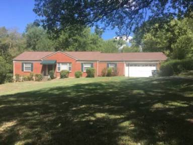 Main picture of 806 W Hillwood Dr