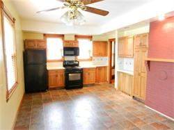 Main picture of 18 Pleasant St