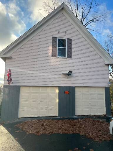 Main picture of 315 Elm St