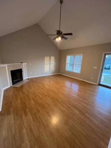 Main picture of 120 Cedarhurst Ln