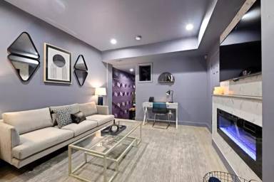 Main picture of 1717 Bank St
