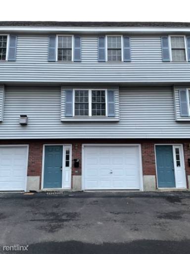 Main picture of 446 Westford St