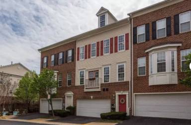 Main picture of 8111 Anna Ct