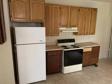 Main picture of 1121 W King St