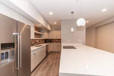 Main picture of 4645 SE 11th Pl