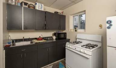 Main picture of 864 Madison Ave