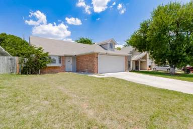 Main picture of 2015 Newton Dr