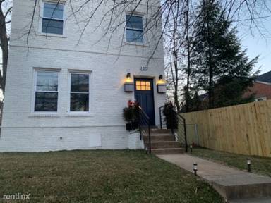 Main picture of 300 49th St NE