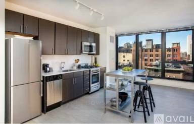 Main picture of 714 N Wells St