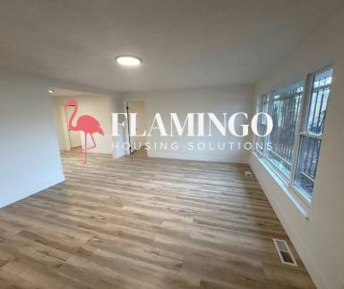 Main picture of 305 Mercer Ave