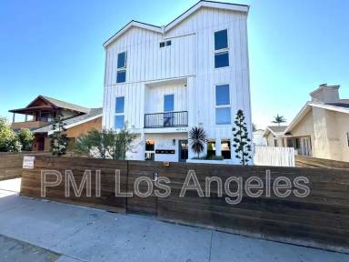Main picture of 4177 1/2 S Normandie Ave