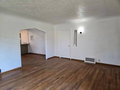 Main picture of 1201 E Marshall St