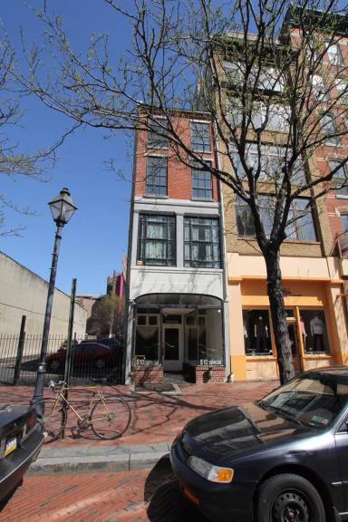 Main picture of 239 Market St