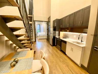 Main picture of 413 Manhattan Ave