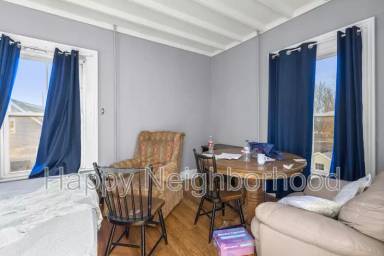 Main picture of 216 E Main St