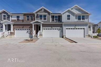 Main picture of Lakefront at Vineyard Town Center