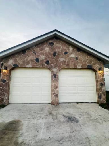 Main picture of 648 Pyramid Ave