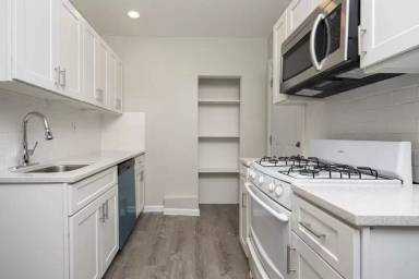 Main picture of 83 14th St