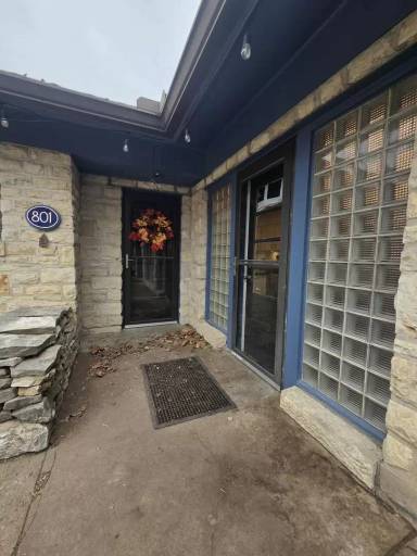 Main picture of 801 Willard Pl