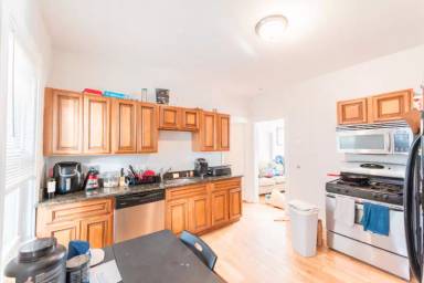 Main picture of 2 Elton St