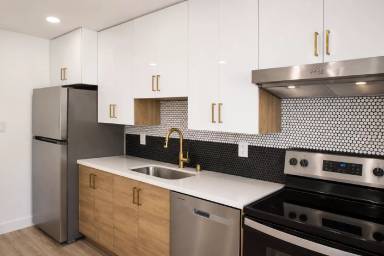Main picture of 6235 La Jolla Blvd