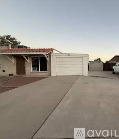 Main picture of 2855 W Calle Ocio