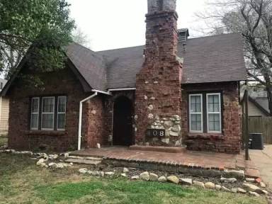 Main picture of 408 W Otoe Ave