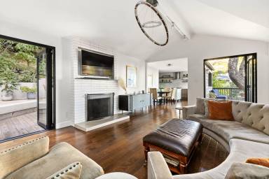 Main picture of 1641 N Kings Rd