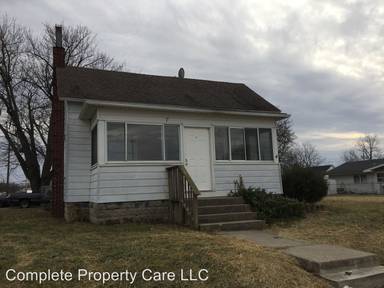 Main picture of 1101 W 10th St