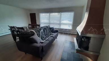 Main picture of 933 W 20th Ave