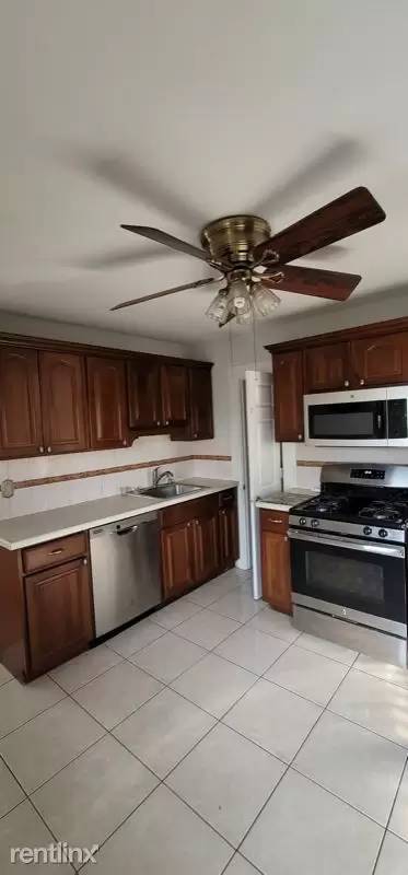 Main picture of 319 Jackson Ave