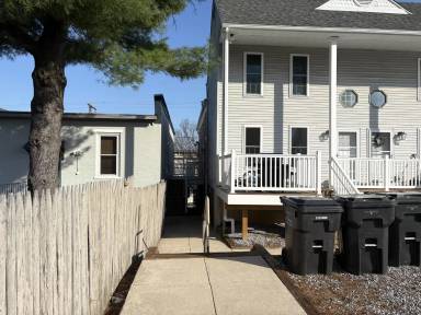 Main picture of 18 E King St