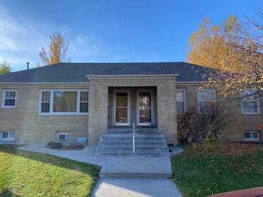 Main picture of 102 E 23rd St