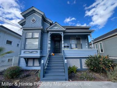 Main picture of 279 E Saint James St