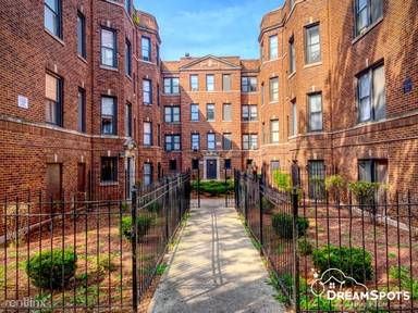 Main picture of 7600 S Essex Ave
