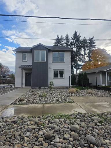 Main picture of 731 E St