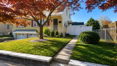 Main picture of 383 N 10th St