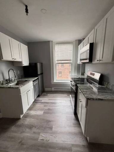 Main picture of 460 Main St