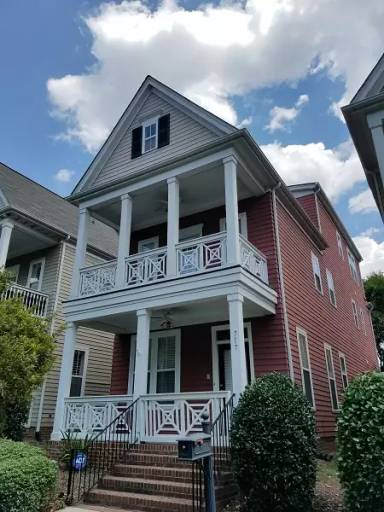 Main picture of 717 E 8th St