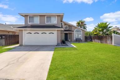 Main picture of 7772 Village Lakes Rd