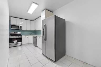 Main picture of 3720 87th St