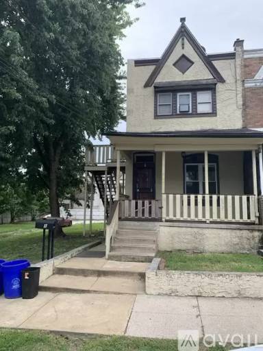 Main picture of 217 W 8th St