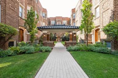 Main picture of 541 W Addison St