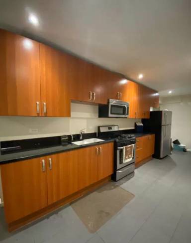 Main picture of 2734 N Artesian Ave