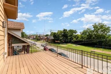 Main picture of 2111 Burnet Ave