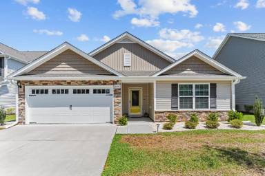 Main picture of 680 Aurora Pl