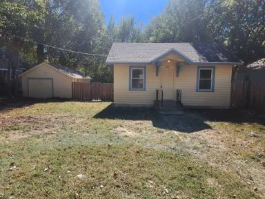 Main picture of 2416 W Elm St