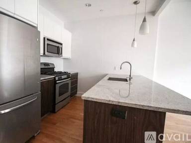 Main picture of 836 Bergen St
